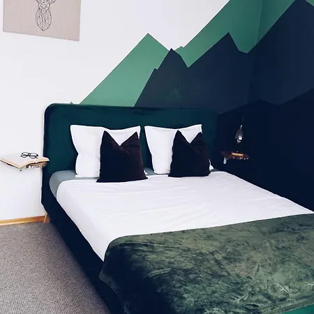 Goralski Apartment *